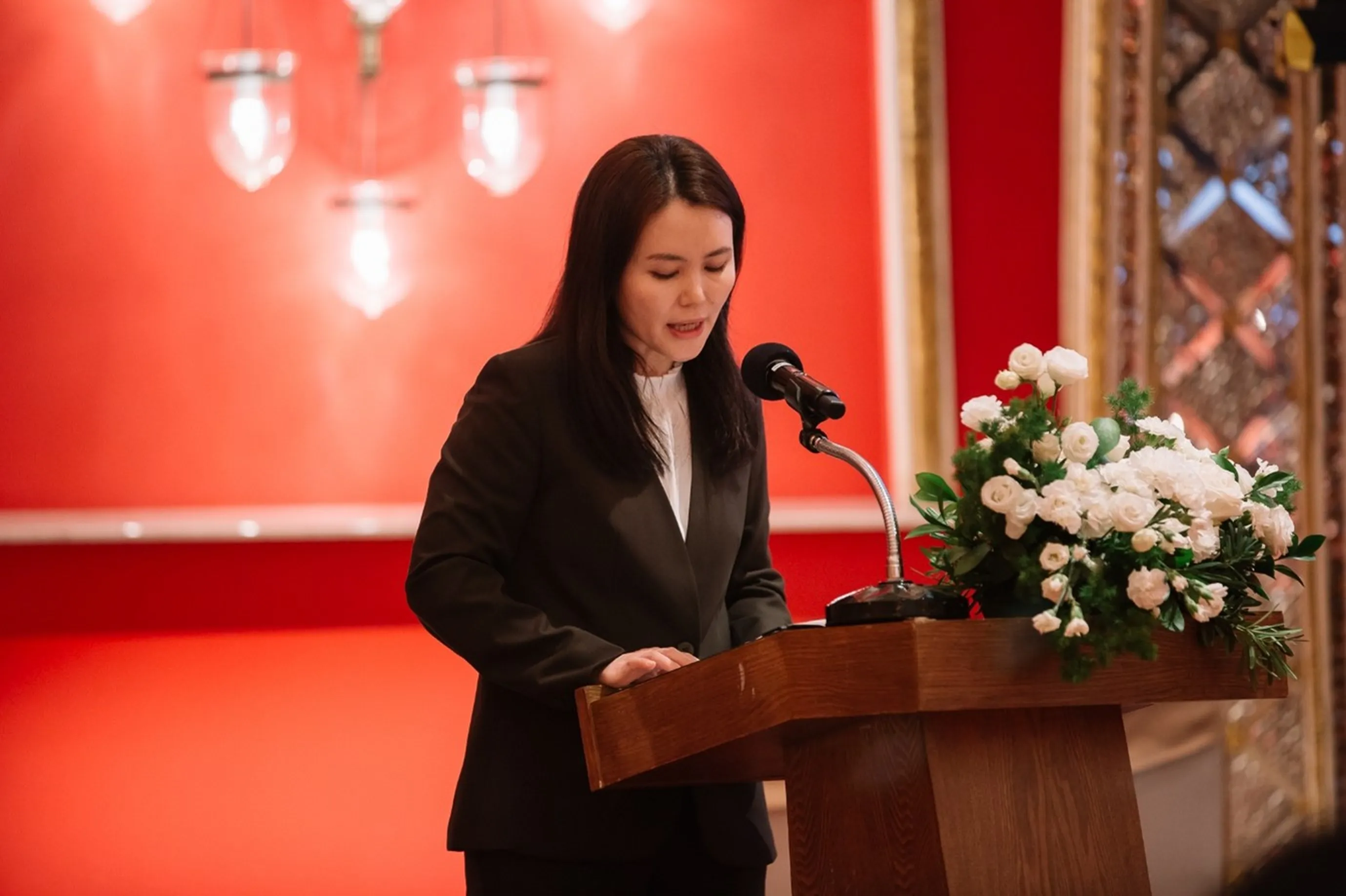 Lei Tong, Associate Director, Clinical Sales Specialists